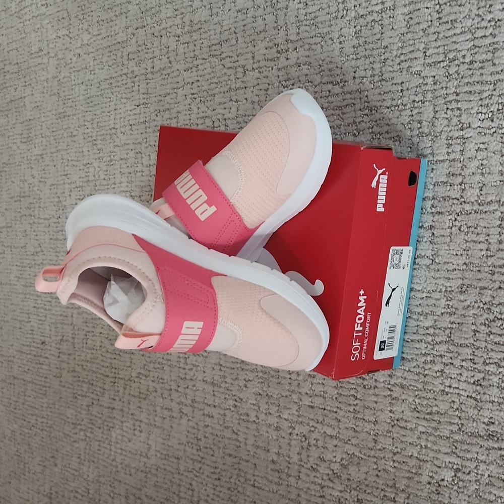 NIB kids puma evolve slip on